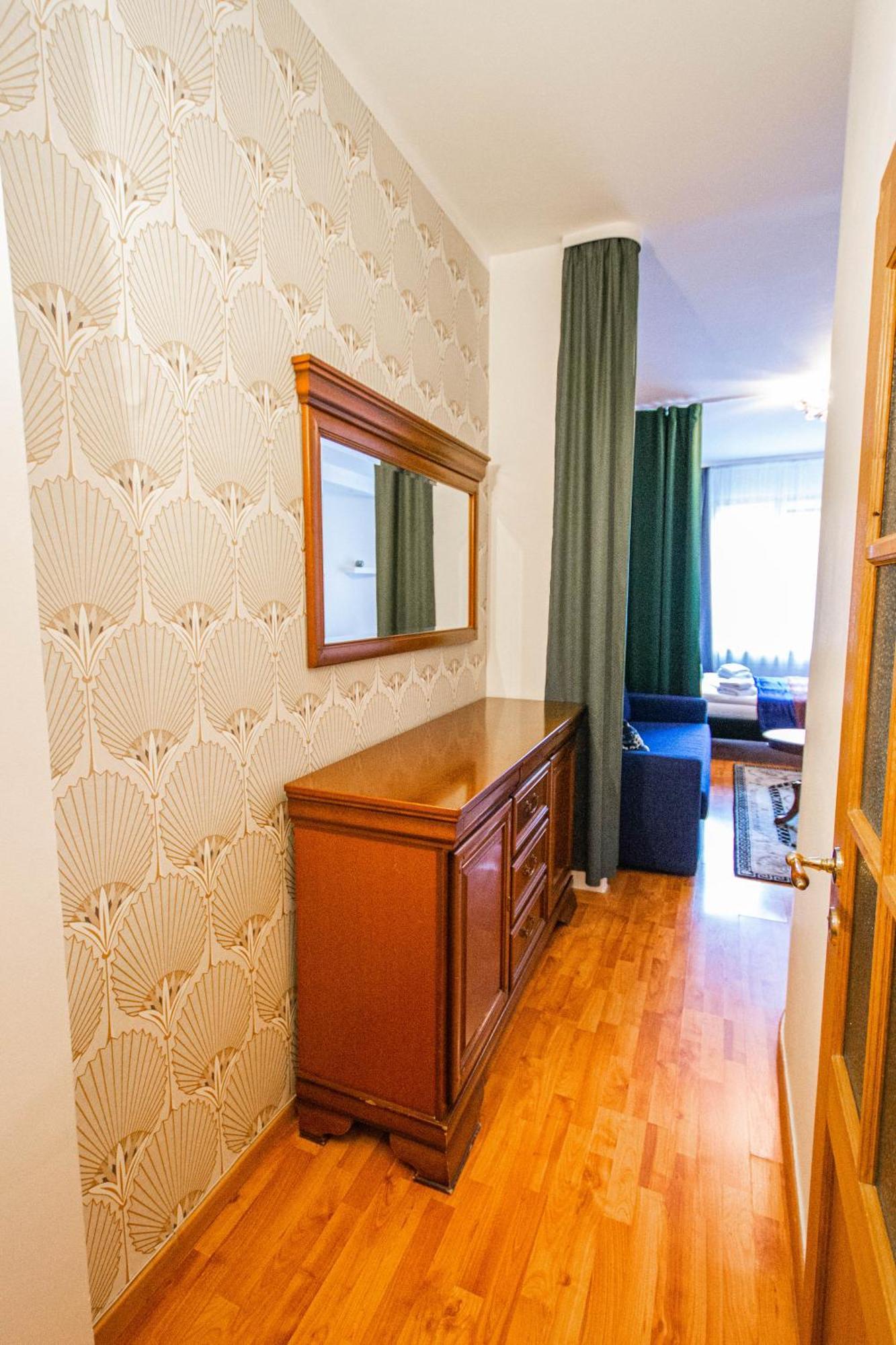 Main Prague Square Apartments Sauna And Fireplace Ngoại thất bức ảnh