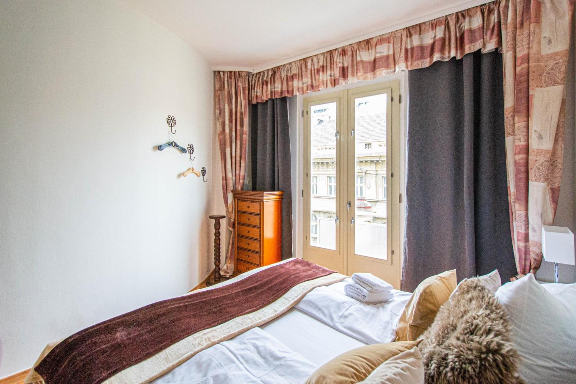 Main Prague Square Apartments Sauna And Fireplace Ngoại thất bức ảnh