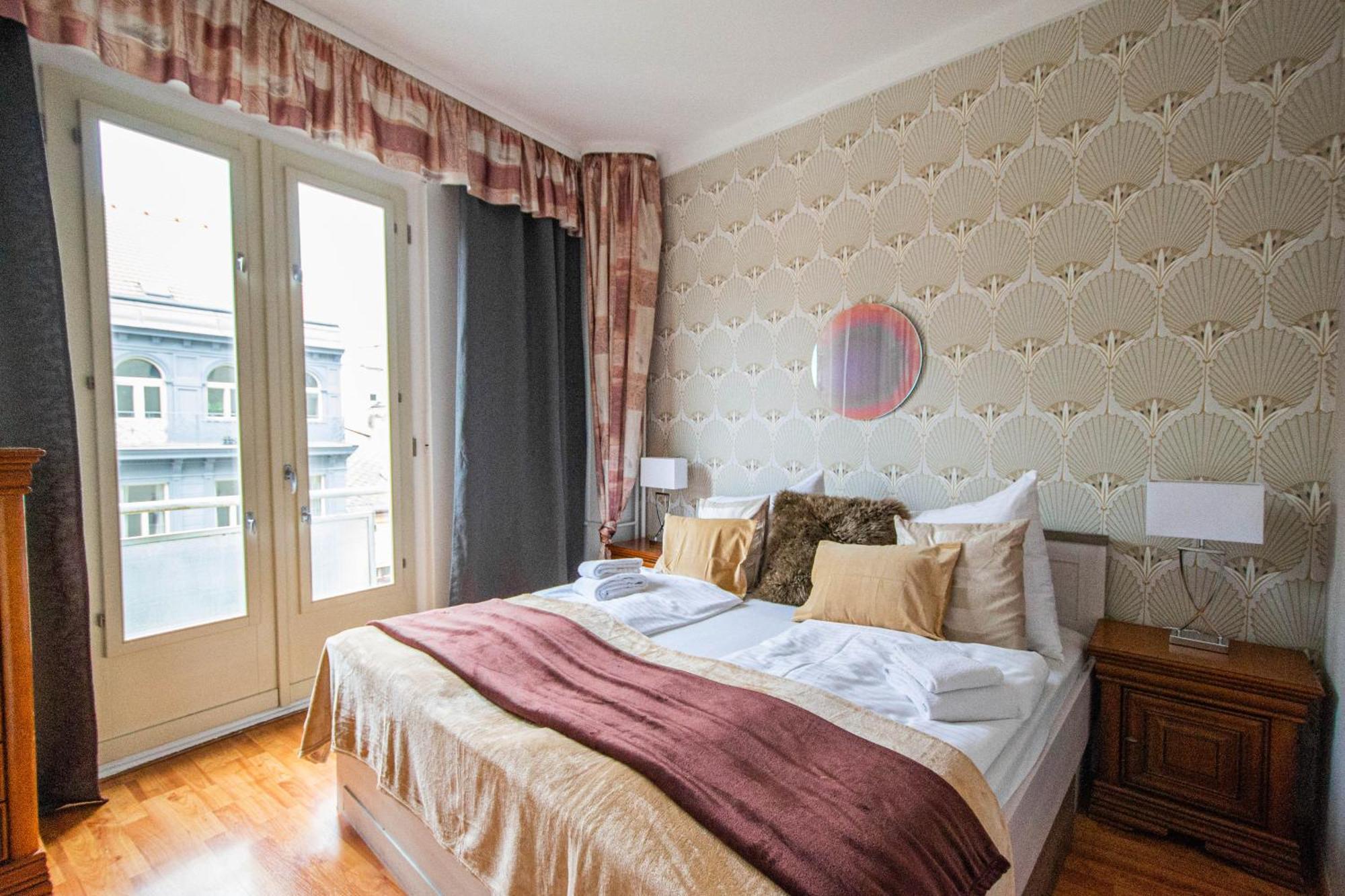 Main Prague Square Apartments Sauna And Fireplace Ngoại thất bức ảnh