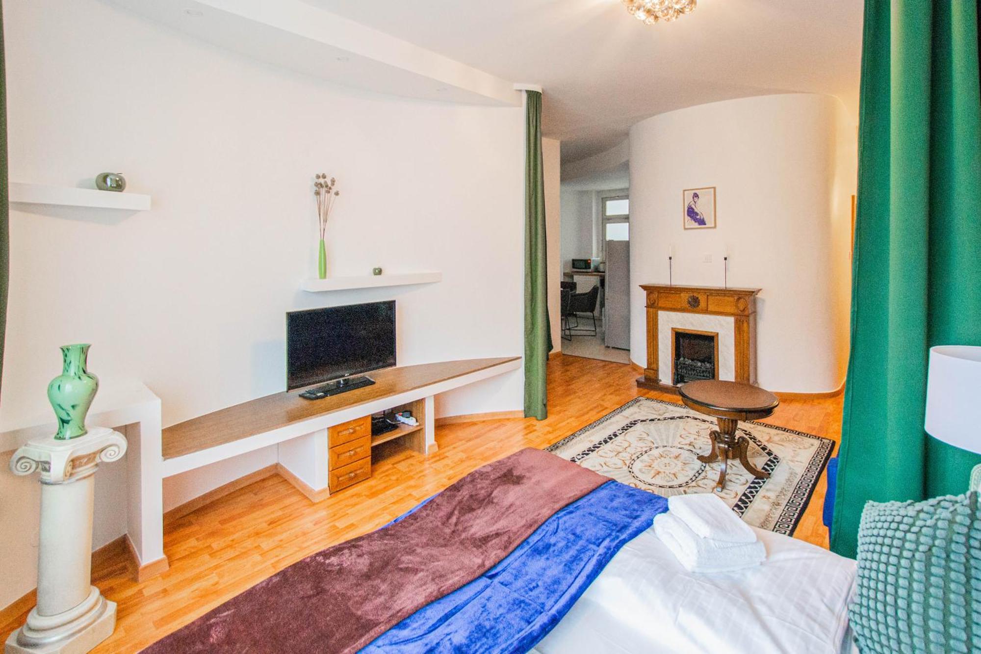 Main Prague Square Apartments Sauna And Fireplace Ngoại thất bức ảnh